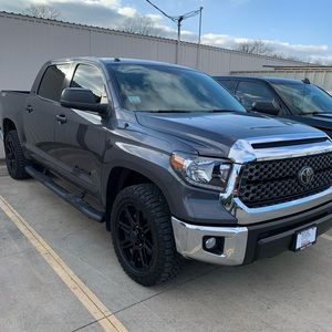 Meet your Posher, Derek